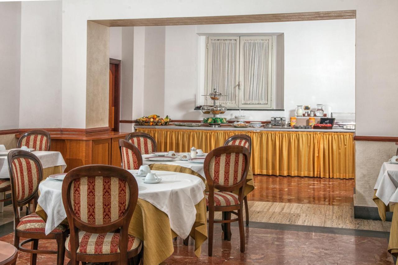 Hotel Cesare 14 Nápoly Kültér fotó