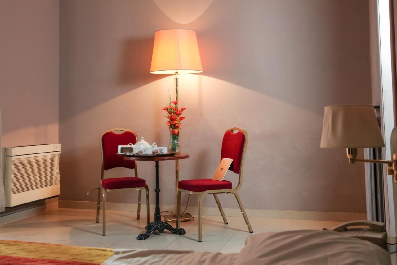 Hotel Cesare 14 Nápoly Kültér fotó