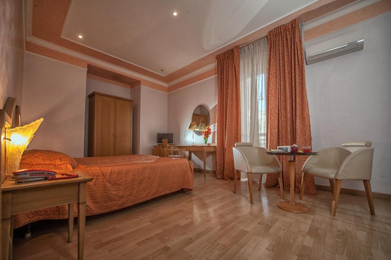 Hotel Cesare 14 Nápoly Kültér fotó