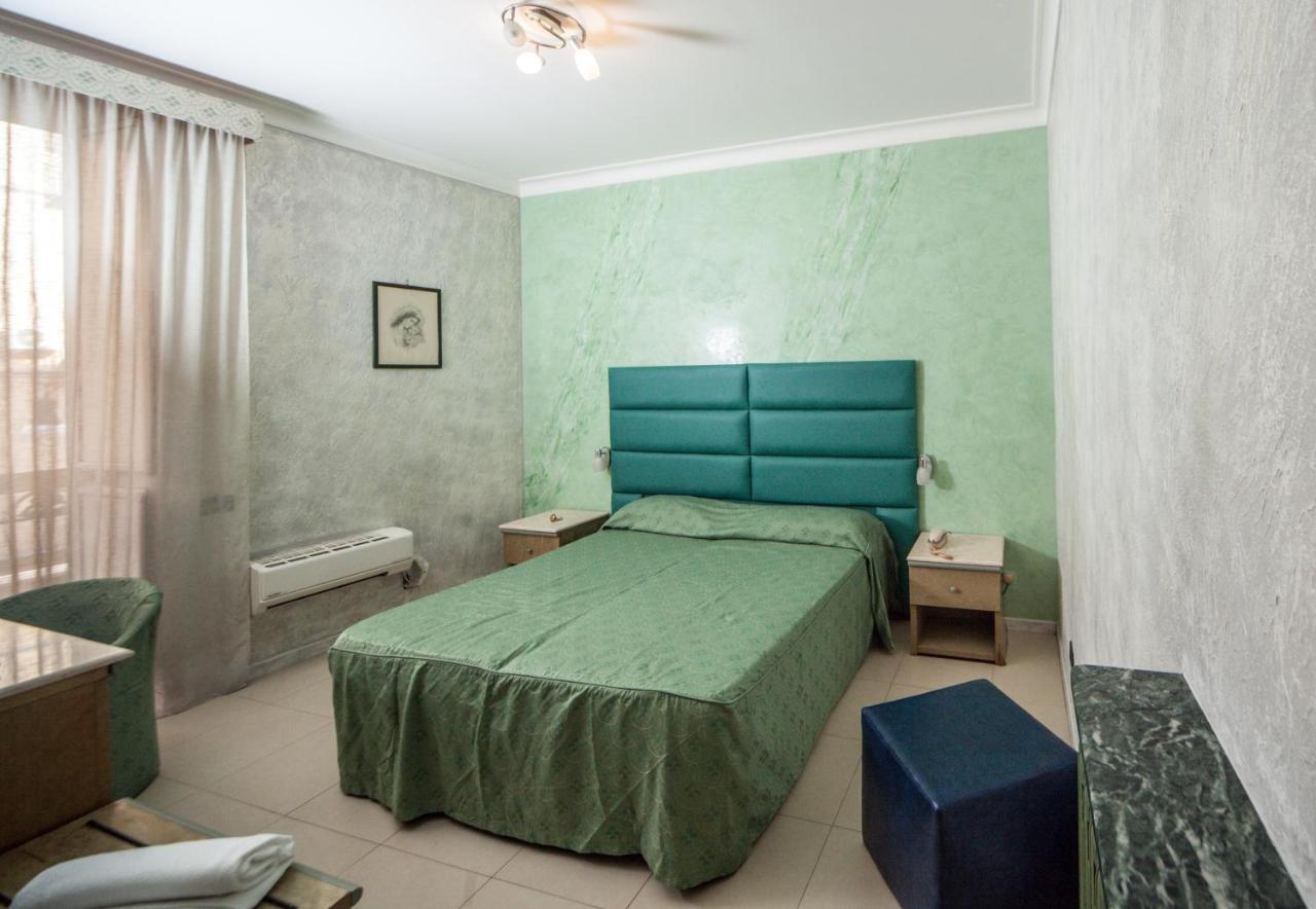 Hotel Cesare 14 Nápoly Kültér fotó
